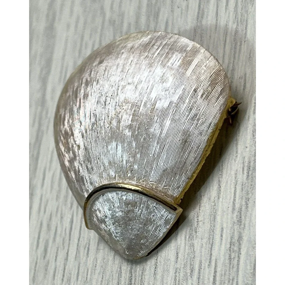 The Unbranded Brand brooch good